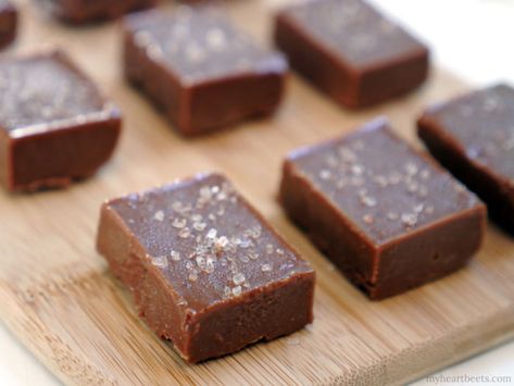 Salted Tahini Fudge Tahini Fudge, Resep Vegan, Paleo Recipes Snacks, Grain Free Desserts, Paleo Sweets, Salted Chocolate, Paleo Snacks, Chocolate Caramels, Paleo Dessert