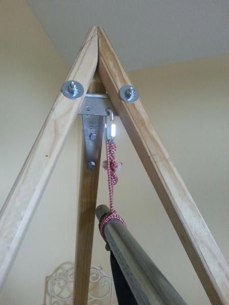 Modified top bracing of a TurtleDog Hammock Stand #bushcrafthammock Diy Chair Hammock Stand, Hammock Stand Diy, Free Standing Hammock, Hammock Frame, Backpacking Hammock, Camping Bushcraft, Hanging Chair With Stand, Hammock Chair Stand, Diy Hammock