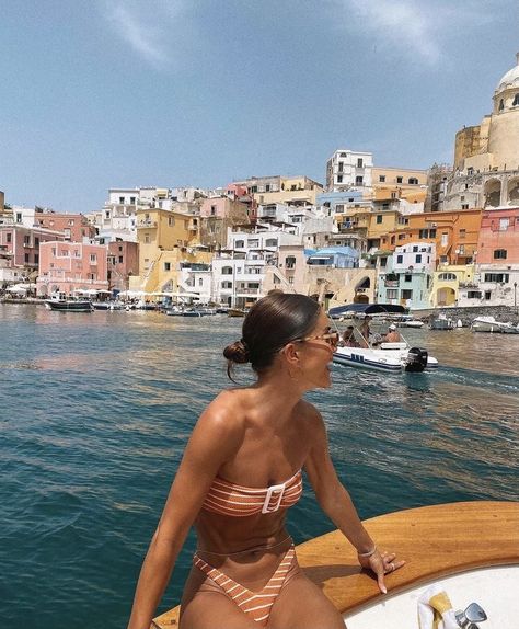 Summer Abroad, Italy Vibes, Europe Aesthetic, Italy Summer, Europe Photos, Italy Aesthetic, On A Boat, Europe Summer, Images Esthétiques