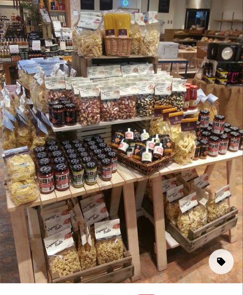 Food Store Design Interior, Farm Shop Display, Local Food Shop, Grocery Store Design, Gourmet Food Store, Supermarket Design, Retail Displays, Farm Shop, Bakery Shop