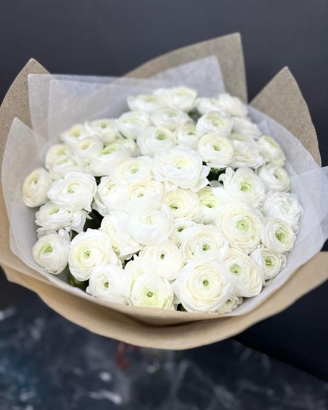 White ranunculuses bouquet #ranunculus #ranunculuses #flowers #florist #nyc #newyork Bouquet Ranunculus, Instagram White, April 13, Ranunculus, Flower Delivery, Florist, Flower Arrangements, New York, Flowers