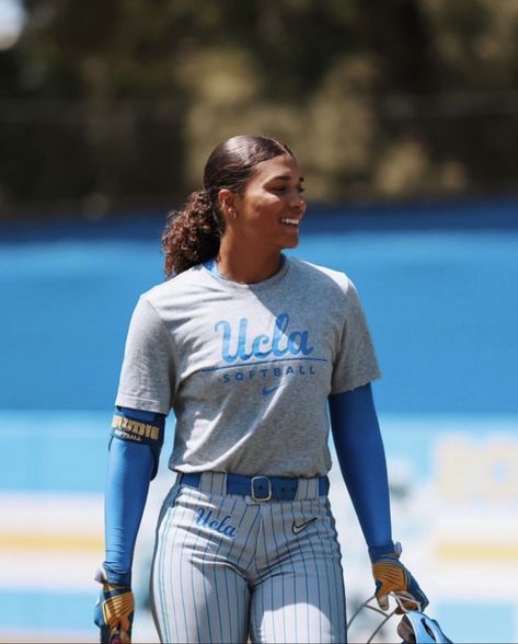 Blue Softball Uniforms, College Softball Aesthetic, Softball Aesthetic Pictures, Ucla Softball, D1 Athlete, Softball Aesthetic, College Softball, Softball Photos, Dream University