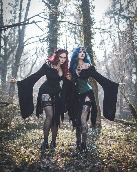 Blue Astrid, Halloween Tights, Witch Photos, Witch Costumes, Halloween Photography, Gothic Models, Alt Girls, Bff Photoshoot, Goth Beauty