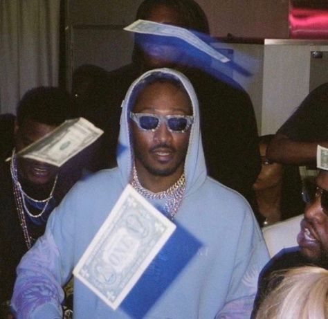 pics that go hard on Twitter: "Everytime Future in the club his pictures be hard for no reason😭… " Blue Aesthetic Rapper Wallpaper, Blue Aesthetic Rapper, Aesthetic Rapper Wallpaper, Aesthetic Rapper, Future Rapper, Rapper Wallpaper, The Club, Blue Aesthetic, Other People