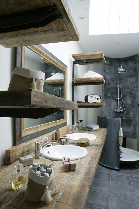 reclaimed-wood-bathroom Country Style Bathrooms, Industrial Bathroom Design, Industri Modern, Bathroom Farmhouse, Rustic Bathroom Designs, Industrial Bathroom, Interior Minimalista, Bad Inspiration, Rustic Bathrooms