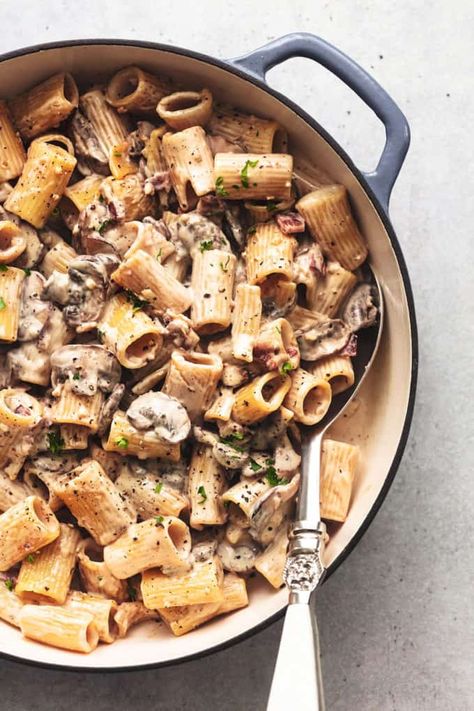 Creamy Mushroom Pasta Recipes, Mushroom Cream Sauce Pasta, Mushroom Pasta Recipes, Mushroom Gnocchi, Mushroom Alfredo, Creamy Wild Rice Soup, Pasta With Bacon, Bacon Dishes, Pasta Varieties