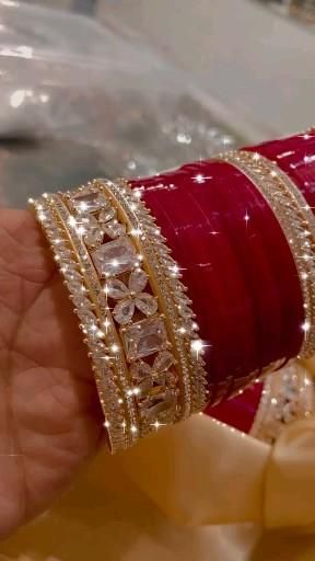 Punjabi Bride Jewelry, Punjabi Chooda Brides, Bridal Bangles Wedding Indian, Wedding Chooda Bridal, Bride Bangles Indian Bridal, Chooda Designs Brides Punjabi, Chooda Designs Punjabi, Choda Design, Chura Designs Bridal