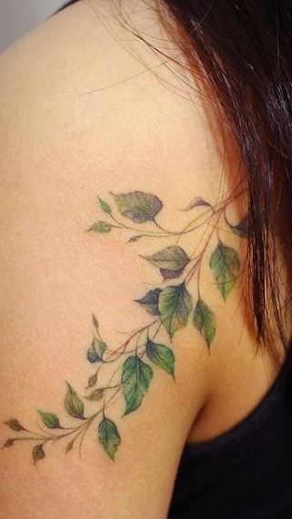 Vine Tattoo Meaning, Leaf Vine Tattoo, Flower Vine Tattoos, Ivy Tattoo, Tato Dengan Makna, Green Tattoos, Tato Jari, Vine Tattoo, Herz Tattoo