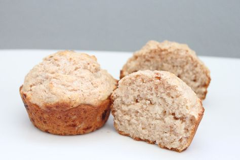 Cinnamon muffins with a moist texture, plus extra protein and calcium, from cottage cheese Peanut Butter Muffins Recipes, Baking With Yogurt, All Purpose Flour Recipes, Cottage Cheese Muffins, Muffin Recipes Cinnamon, Butter Muffins, Peanut Butter Muffins, Apple Cinnamon Muffins, Protein Treats