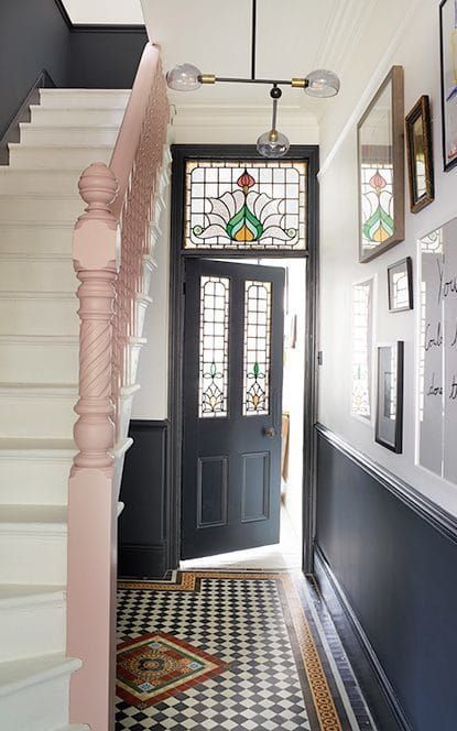 ‘I felt like the hall was very monochrome. It needed something extra,’ says Alex, so she chose pink for the banister. Victorian Terrace Hallway, Alex Stedman, The Frugality, Victorian House Interiors, Victorian Hallway, Hallway Colours, Hallway Inspiration, Flat Decor, 1930s House