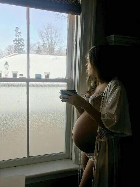 Home Maternity Photography, A Pregnant Woman, Beautiful Pregnancy, Maternity Photoshoot Poses, Maternity Inspiration, Mang Thai, Pregnancy Looks, Looking Out The Window, Maternity Lingerie