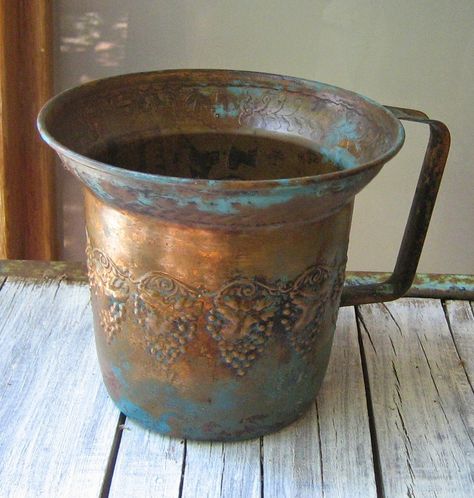 Patina Diy, Faux Paint Finishes, Copper Dishes, How To Clean Copper, Patina Metal, Diy Boho Decor, Aging Metal, Copper Planters, Copper Gifts