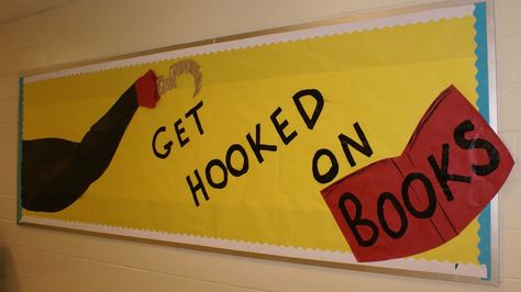 Pirate Book Fair, Pirate Bulletin Boards, Pirates School Theme, Fair Decorations, Pirate Theme Classroom, School Year Themes, Teach Like A Pirate, School Book Fair, Pirate Classroom