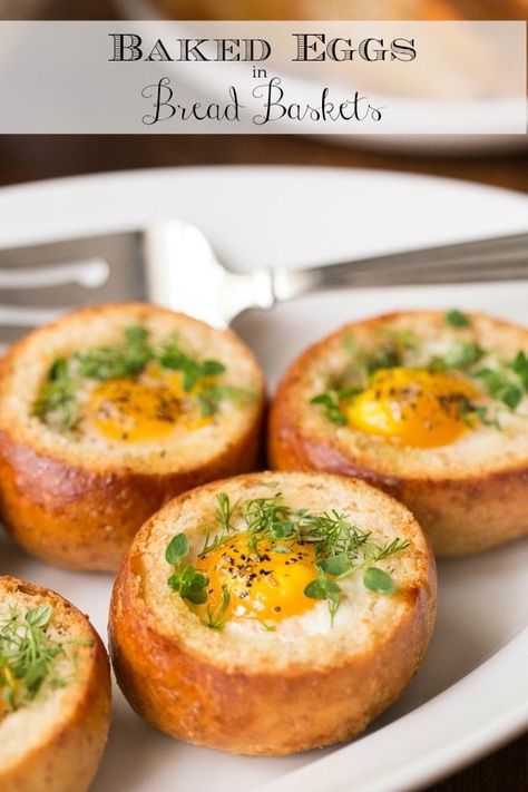 Easy enough for weekdays, these Bread Basket Baked Eggs are also great for brunch get-togethers as most of the prep work can be done in advance! #brunchrecipe #makeaheadbrunch #eggrecipes #bakedeggs via @cafesucrefarine Eggs In Bread, Apple French Toast Casserole, Apple French Toast, Make Ahead Brunch, Bread Baskets, Breakfast And Brunch, Christmas Brunch, French Toast Casserole, Bread Basket