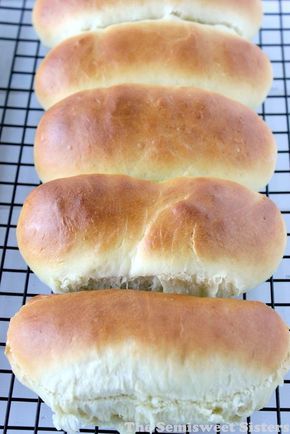 Homemade Hot Dog Buns, Hot Dog Buns Recipe, Homemade Hot Dogs, Homemade Hamburgers, Hot Dog Recipes, Hamburger Buns, Bread Bun, Bun Recipe, Bread Machine Recipes