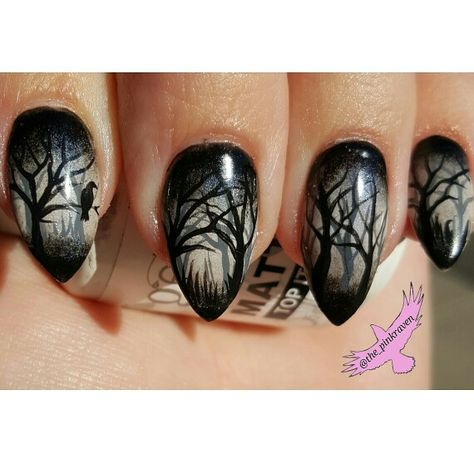 Dead tress haunted forest hand painted nail art crow raven black grey @the_pinkraven  @customs_by_christy Nails Design Black, Gothic Nail Art, Skull Nail Art, Nail Art Halloween, Skull Nails, Unghie Nail Art, Gothic Nails, Black Nail Art, Goth Nails