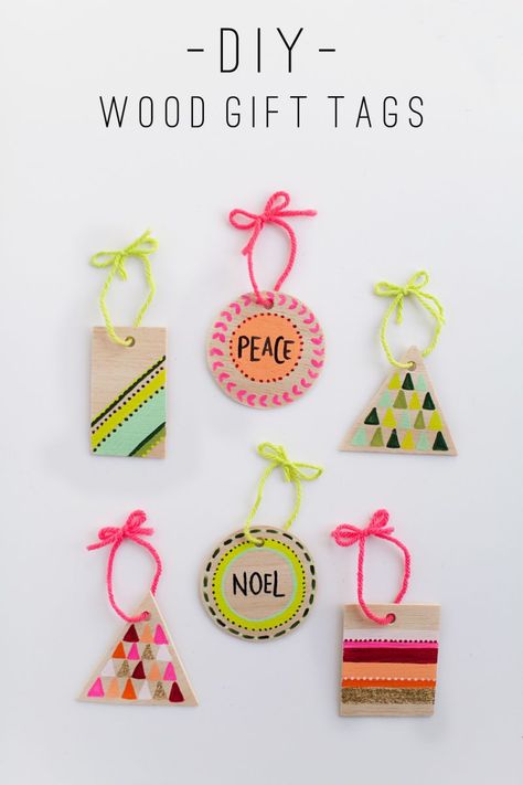 Wood Gift Tags, Diy Christmas Tags, Christmas Diy Wood, Artsy Gift, Diy Christmas Tree Ornaments, Gift Tags Diy, Cadeau Diy, Easy Christmas Diy, Wood Gifts