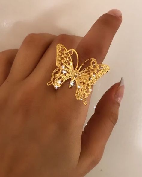 Butterfly Ring Jewelry Gold, Nail Gold, Ladies Gold Rings, Quotes Stories, Kids Gold Jewelry, Gold Butterfly Ring, Crown Ring Princess, Aesthetic Rings, Bengali Bride