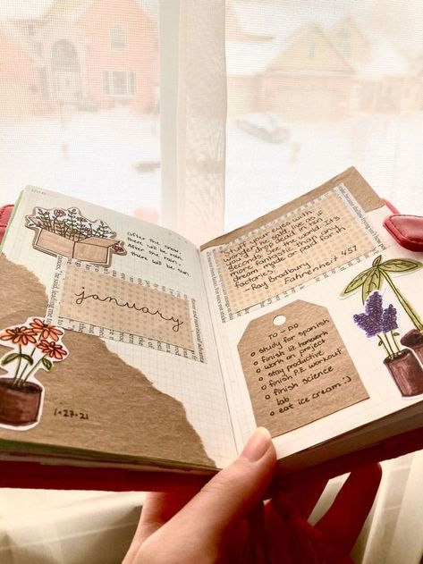 Landscape Scrapbook Ideas, Journal Ideas Vintage Style, Vintage Journal Ideas Diy, Brown Journal Ideas, Aesthetic Journal Ideas Vintage, Journal Ideas Aesthetic Vintage, Journal Ideas Vintage, Journal Ideas Design, Scrapbook Journal Ideas Creative