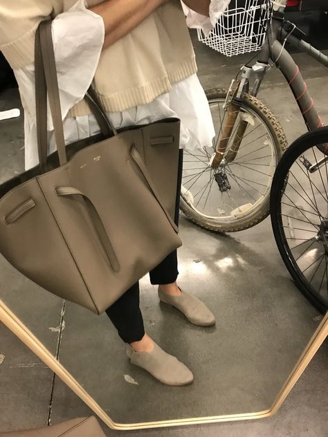 Tale of Two Totes, Part 1: The Celine Small Cabas Phantom Review {Update October 2018} — Temporary-House Wifey Cabas Phantom Celine, Celine Small Cabas Phantom, Celine Phantom Cabas, Celine Phantom Bag Outfit, Celine Bag Phantom, Celine Shopping Bag, Celine Cabas Phantom Tote, Celine Cabas Tote, Celine Big Bag