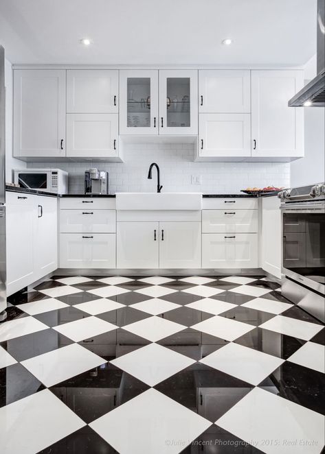 French Kitchen Tile Floor, Black And White Laminate Flooring Bathroom, Black And White Kitchen Floor Vintage, Retro Kitchen Black And White, Chess Floor Kitchen, Chess Tiles Floor, Financial Minimalism, White Cabinets Black Granite, Black And White Checkered Floor