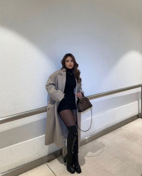 Fall Outfits Women Thigh High Boots, Winter Fair Outfits, Classy Grown Woman Outfits, Autumn Date Night Outfit Classy, Outfits With High Black Boots, Long Chunky Boots Outfit, Black Heels Dress Outfit, Outfit For Paris Winter, All Black Fall Outfits Classy