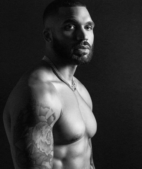 Diamond P Valley, Tyler Lepley, P Valley, Fitness Backgrounds, He Has A Girlfriend, Beard Fade, Diamonds In The Sky, Black Men Street Fashion, Men With Street Style