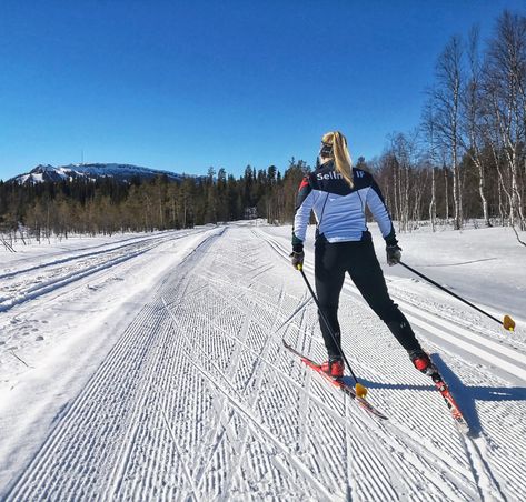 Xc Skiing Aesthetic, Nordic Skiing Aesthetic, Cross Country Skiing Aesthetic, Ski Pictures Ideas, Ski Couple, Crosscountry Skiing, Aesthetic Skiing, Girls Ski Trip, Skier Girl