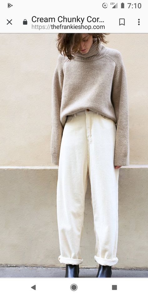 White Courderoy Pants Outfit, Courderoy Pants Outfits Women, Linen Pants Outfit Winter, Linen Pants Outfit Fall, Creme Outfits, Beige Linen Pants Outfit, Beige Jeans Outfit, Beige Sweater Outfit, Cream Pants Outfit