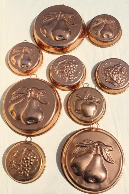 copper molds Copper Molds Display Kitchens, Copper Aesthetic, Corner Wall Decor, Paper Room Decor, Copper Molds, Giant Flowers Diy, Windmill Wall Decor, 1970s House, Vintage Bakeware