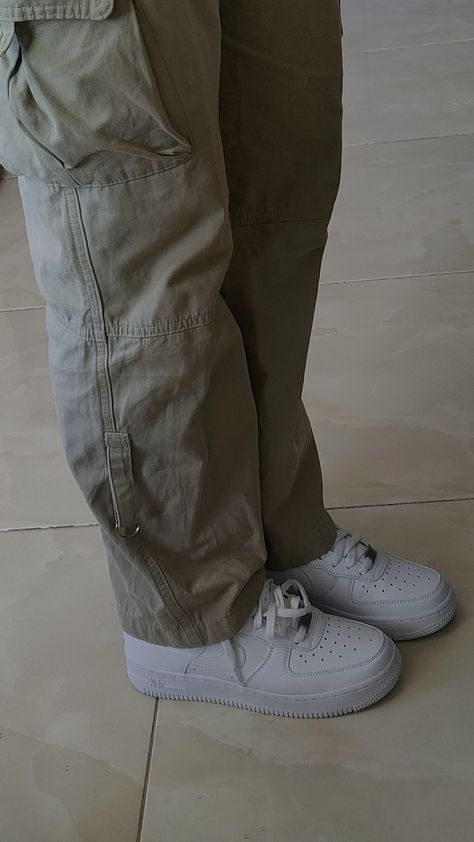 Cargo Pants Air Force Ones, Nike Airforce 1 White Outfit Men, Outfits Con Nike Air Force, Air Force 1 Outfits Men, Nike Force One Outfit, Outfits Con Air Force 1, Outfit With Nike Air Force 1, Nike Air Force 1 Aesthetic, White Nike Air Force 1 Outfit