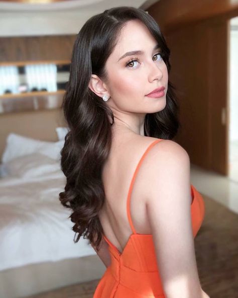 Jessy Mendiola, Sanya, Actress Pics, Dark Beauty, Instagram Models, Girls Fashion, Fashion Outfit, Dark Hair, Celebrities Female