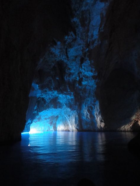 Blue Caves Greece, Mako Island Aesthetic, Cave With Water, Kastellorizo Greece, Cave Swimming, Cave Aesthetic, Cave Lighting, Water Cave, Mako Island