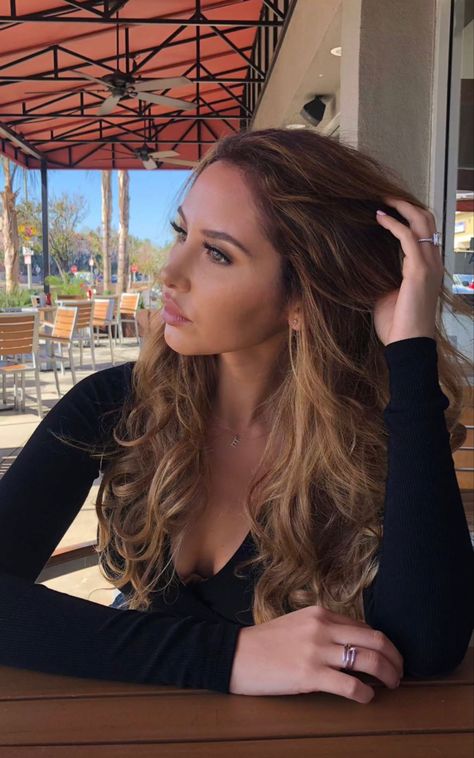 Catherine Paiz, Miami Girls, Caramel Hair, Model Lifestyle, Hair Tattoos, Natural Face, Baddie Hairstyles, Hair Inspo Color, Aesthetic Hair