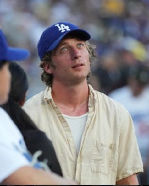 Dodgers Hat Outfit Men, Jeremy Allen White Style, Dodgers Hat Outfit, White Boy Of The Month, Dodgers Hat, White Lips, Allen White, Jeremy Allen White, Hat Outfit