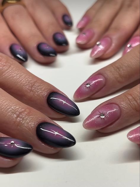 Acrylic Nail Designs Metallic, Funky Chrome Nails, Chrome Blush Nails, Mooncat Nail Polish Ideas, Dark Purple Nails Aesthetic, Taylor Swift Manicure, Dark Purple Ombre Nails, Almond Aura Nails, Purple Design Nails