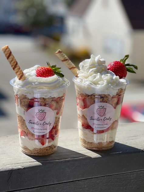 Strawberry Desserts Cups, Strawberry Parfait Cups, Cake Parfait Cups, Cheesecake Parfait Cups, Strawberry Cheesecake In A Cup, Strawberry Cheesecake Dessert Cups, Strawberry Cheesecake Party Cups, Strawberry Cheesecake Parfait Cups, Strawberry Shortcake Cups