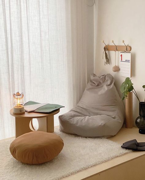 Bean Bag Room Decor, Muji Bean Bag, Living Room Decor Without Sofa, Bedroom With Bean Bag, Bean Bag In Bedroom, Floor Cushions Bedroom, Beanbag Living Room, Muji Room, Living Room Without Sofa