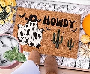 Halloween Rug Painting, Halloween Door Mats Funny, Welcome Mat Halloween, Western Fall Paintings, Funny Diy Door Mats, Painted Door Mat Diy Fall, Spooky Door Mat, Halloween Doormat Painting, Halloween Door Mats Diy