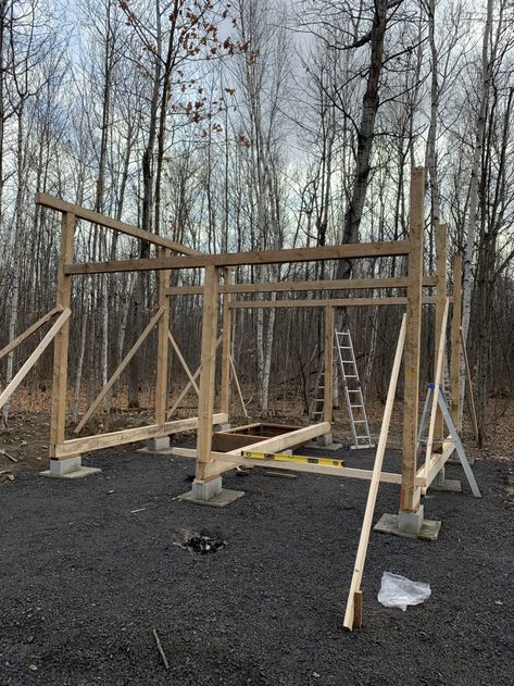 Cabin phase 2: Post and beam cabin construction - The Vanderveen House Post And Beam Shed, Post And Beam Cabin, Cabin Construction, Cheap Cabins, Timber Frame Cabin, Post And Beam Construction, Reclaimed Beams, Beam Structure, Framing Construction