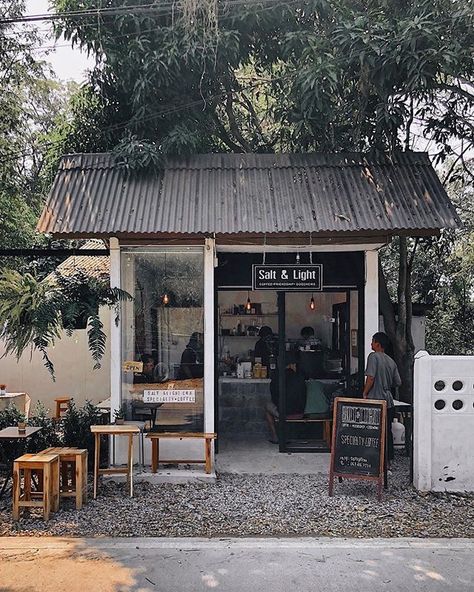 Minimal Cafe, Bar Restaurant Design, Architecture Restaurant, Small Coffee Shop, Small Cafe Design, Cafe Concept, Small Restaurant, Small Building, Design Café