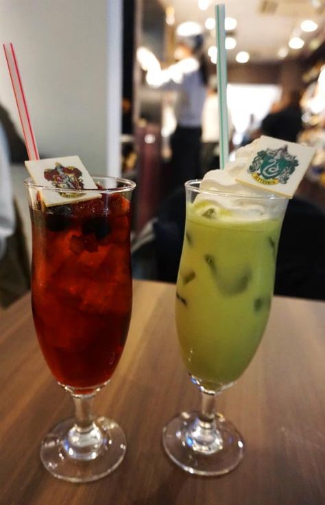 Inside the First Ever Official Wizarding World of Harry Potter Cafe in Japan – grape Japan Cumpleaños Harry Potter, Harry Potter Cosplay, Harry Potter Food, Harry Potter Decor, Harry Potter Jokes, Harry Potter Diy, Japan Food, Wizarding World Of Harry Potter, Harry Potter Party