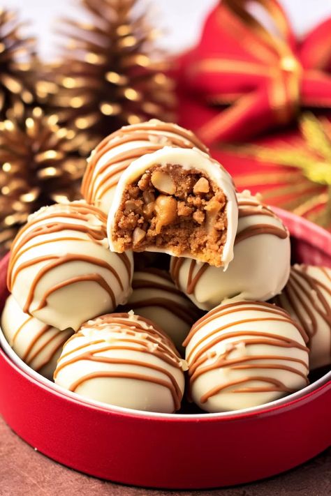 No-Bake Biscoff Cookie Truffles Recipes With Biscoff Cookies, Biscoff Truffles, Spiced Cookies, Cookie Truffles, Speculoos Cookies, Biscoff Cookie Butter, Creative Snacks, Biscoff Cookies, Baking Recipes Cookies