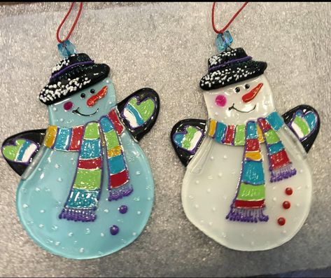 Snowman Fused Glass Ornaments, Fused Glass Christmas, Glass Snowman, Glass Fusion Ideas, Glass Christmas Decorations, Fused Glass Artwork, Fused Glass Ornaments, Glass Fusing Projects, Hand Painted Christmas