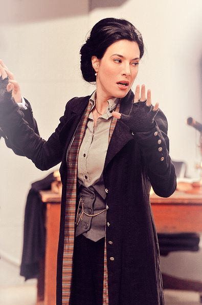 H.G.'s fabulous suit. Gorgeous. Someone tell me where I can get one. Jaime Murray, Jamie Murray, Mens Casual Watches, Warehouse 13, H G Wells, Casual Watches, Black Hole, Mens Casual, Sirens