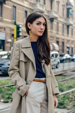 HOW TO DRESS LIKE AN ITALIAN WOMAN — Alexandra de Curtis | Luxury Italian Leather Handbags, Purses, Ballet Flats & Accessories, Made in Rome Italy Womens Fashion, Dress Like An Italian Woman, Italian Outfits Women, Diletta Bonaiuti, Jersey Azul, Italian Women Style, Trench Beige, Top Azul, Italian Lingerie