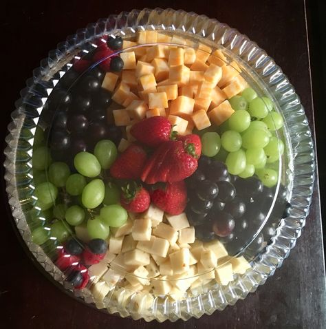 Cheese And Fruit Tray Ideas, Grapes And Cheese Platter, Cheese Grapes Platter, Cheese And Grape Platter, Fruit And Cheese Platter, Blueberries And Raspberries, Amazing Food Platters, Fruit Platters, Fruit Trays