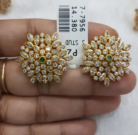 Ralla Kammalu Gold, Stone Kammalu Gold, Ear Rings For Women In Gold, Polki Studs, Gold Studs Earrings, Gold Earrings For Kids, Delicate Gold Jewelry, Gold Jewelry Outfits, Gold Earrings Models