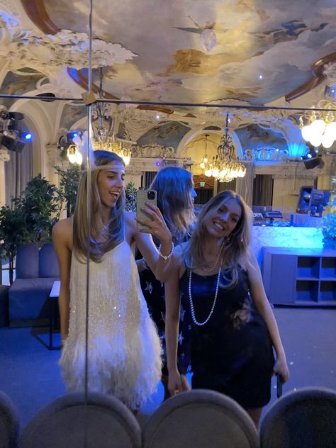 #student #studentskiva #gatsby #maskerad #fest #party #sthlmstil 20th Bday, Masquerade Party Decorations, Gatsby Party, Masquerade Party, Roaring 20s, Dress Code, Gatsby, Dress Codes, Charleston