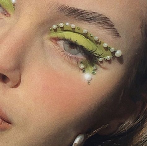 Pixie Hallow, Makeup Verde, 2022 Makeup, Inspo Makeup, Rave Makeup, Ethereal Makeup, Green Makeup, Unique Makeup, Dope Makeup